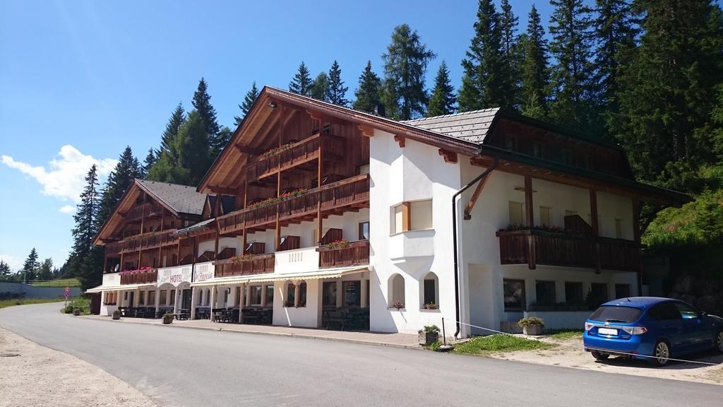 Hotel Jú Furcia San Vigilio Di Marebbe Exterior foto