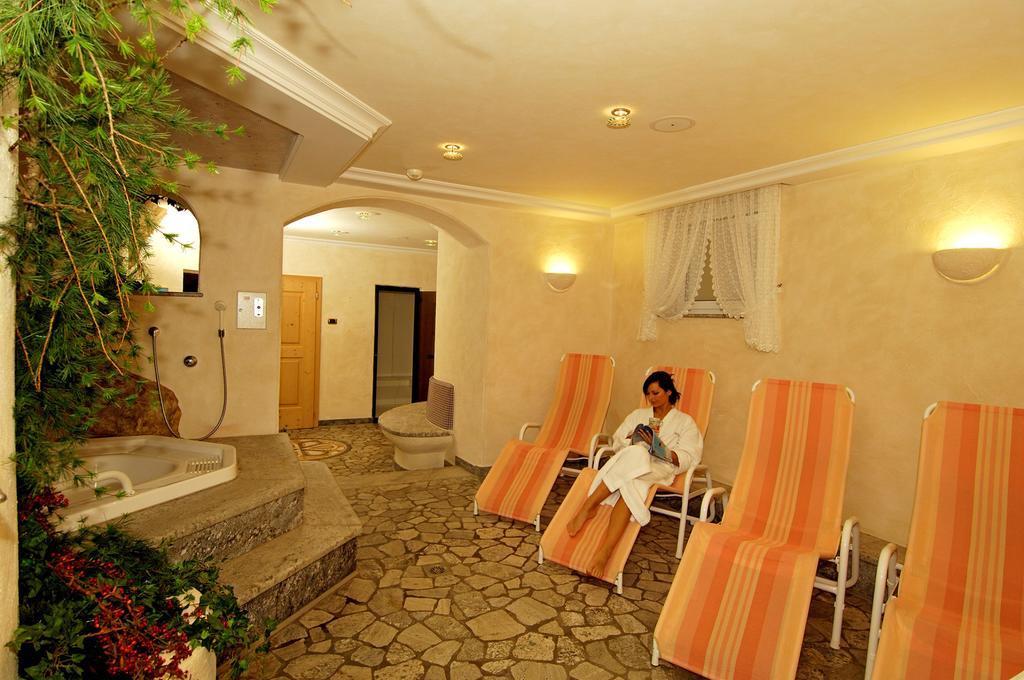 Hotel Jú Furcia San Vigilio Di Marebbe Exterior foto